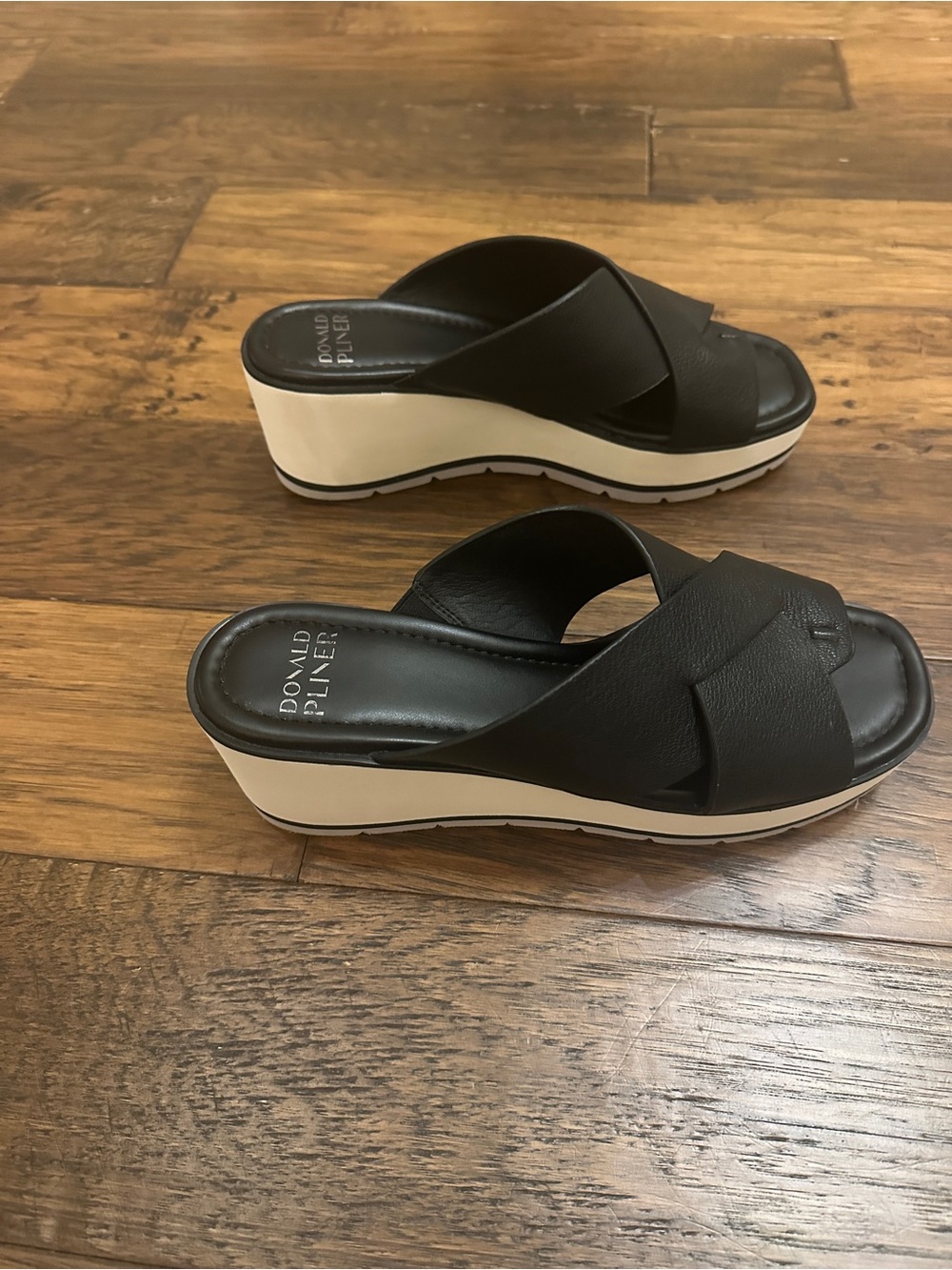 Donald Pliner "Klara" Black Leather Crossband Wedge Slides with White Platform - Picture 5 of 7